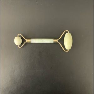 Jade facial roller from Luna Nectar